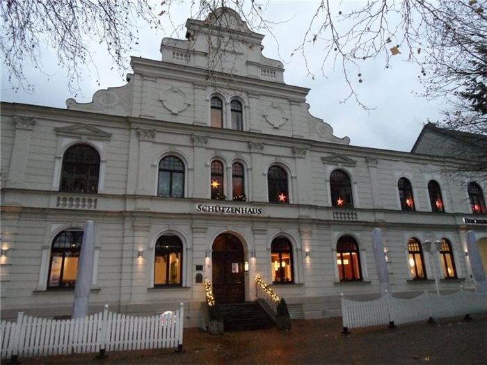 Hotelansicht abends